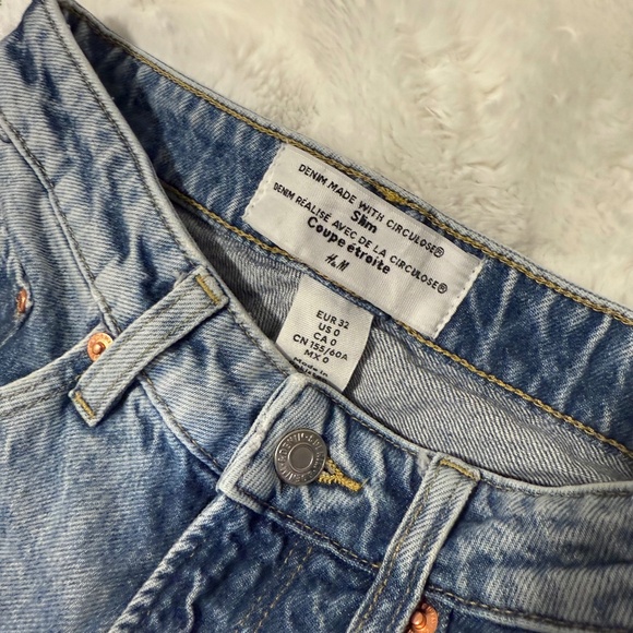 H&M Slim Straight High Rise Jeans - Picture 3 of 5